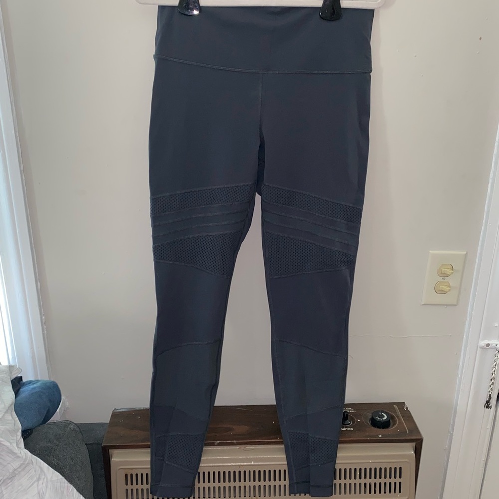 Lululemon Gray Wunder Under High rise tight 28’’ size 12